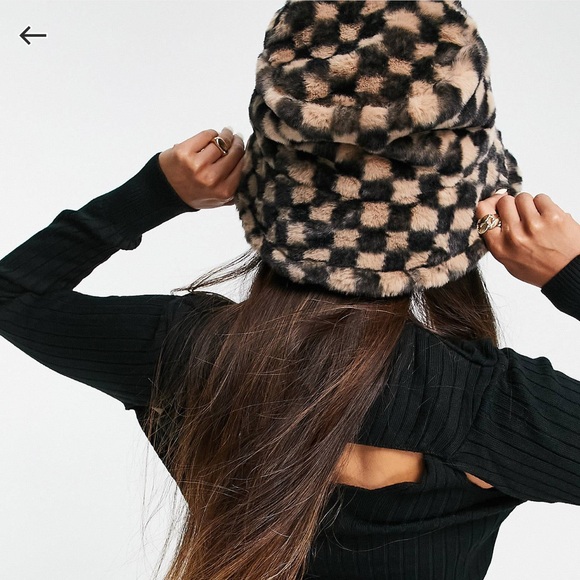 ASOS Checkered Print Bucket Hat - Picture 3 of 7